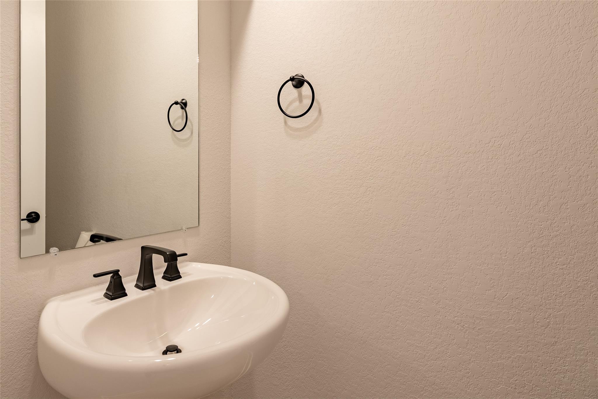 6413 Night Chinook Dr Property Photo 8