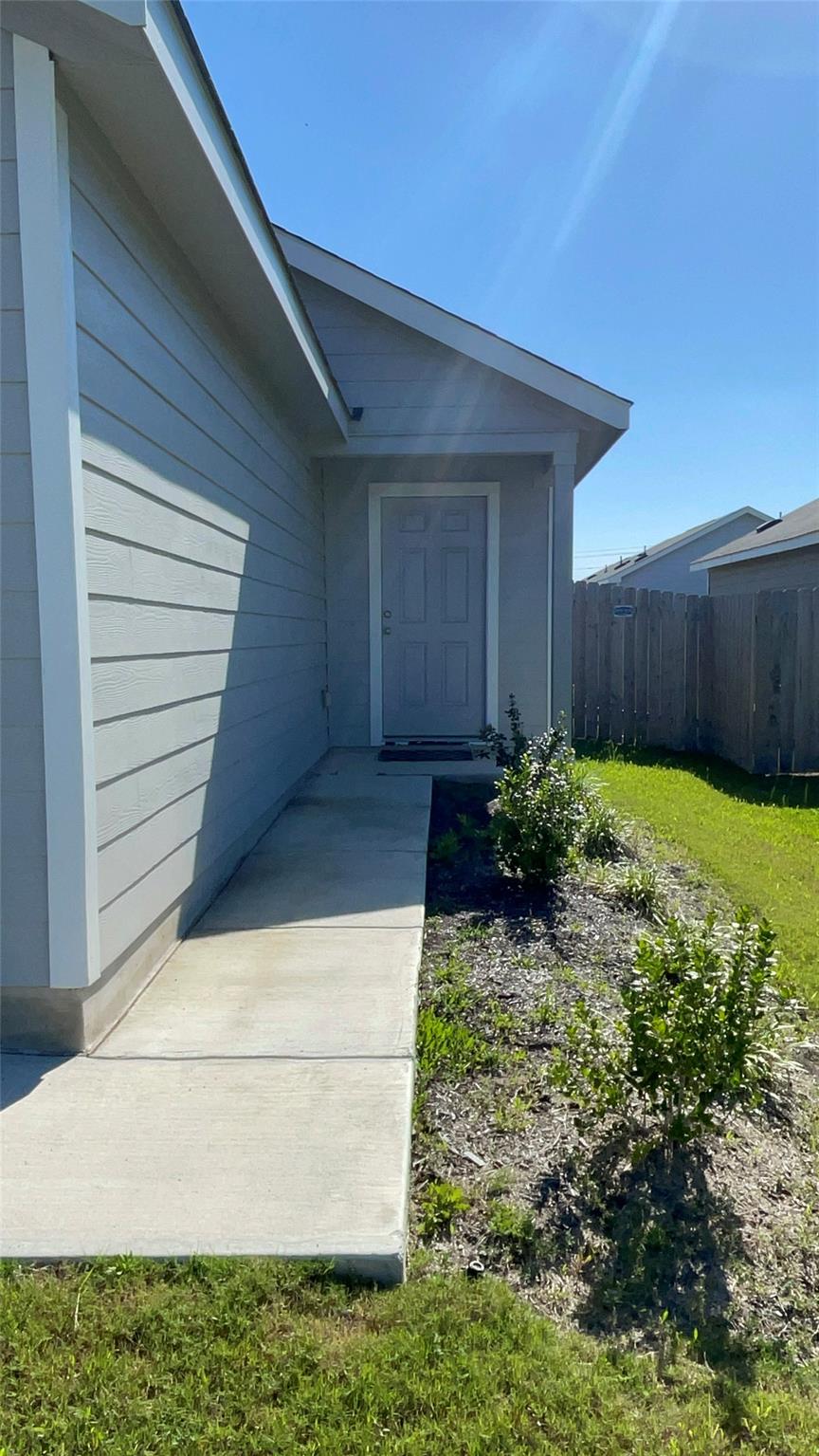 212 Marty Allen Loop Property Photo 2