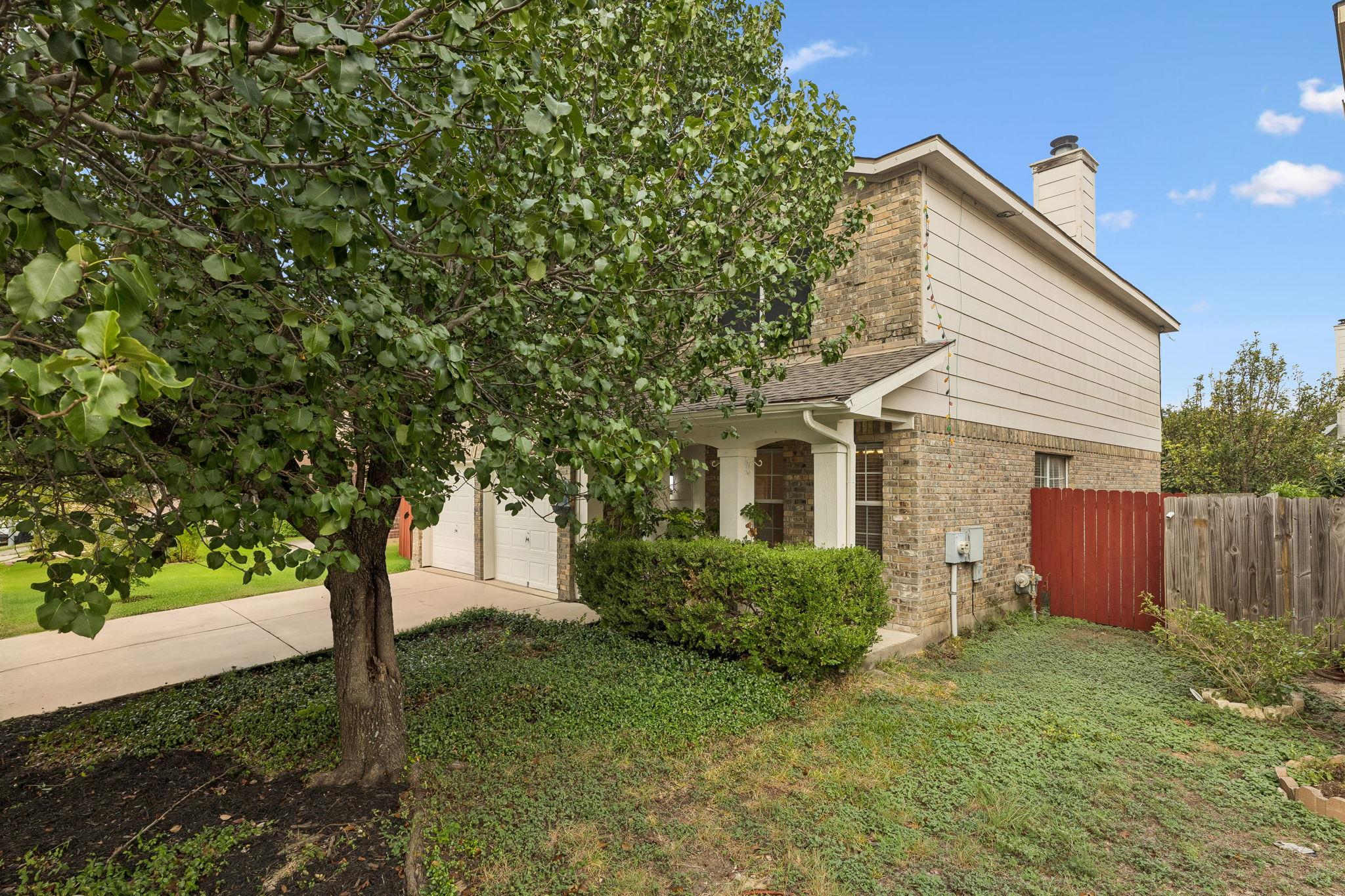 15016 Saddlegirth Ln Property Photo 2