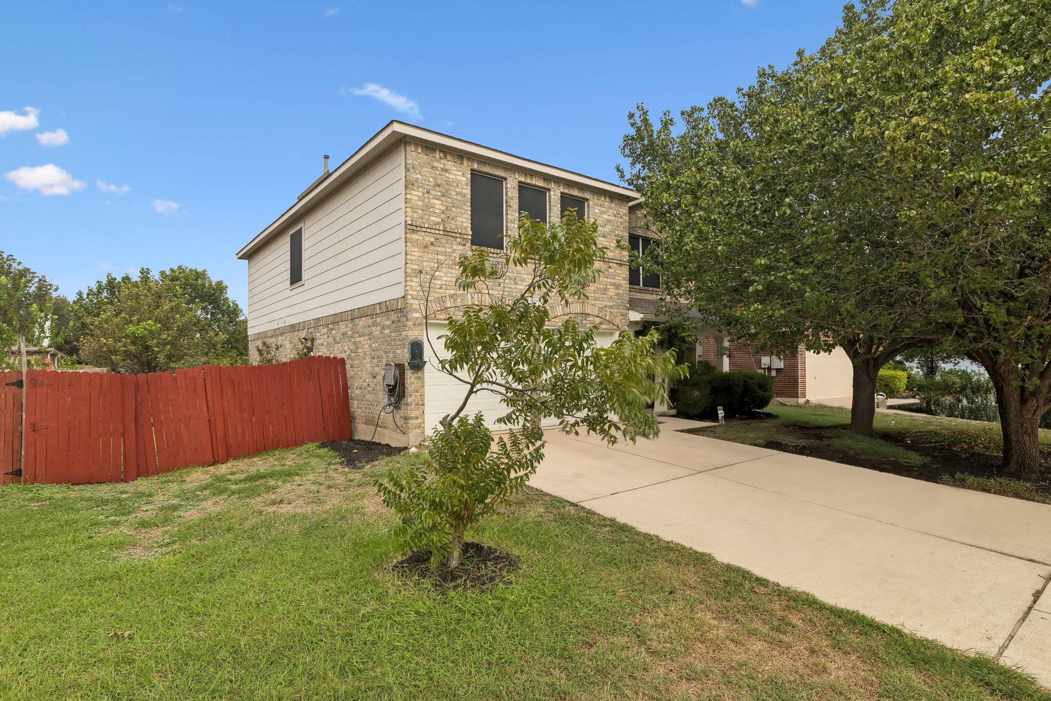15016 Saddlegirth Ln Property Photo 3