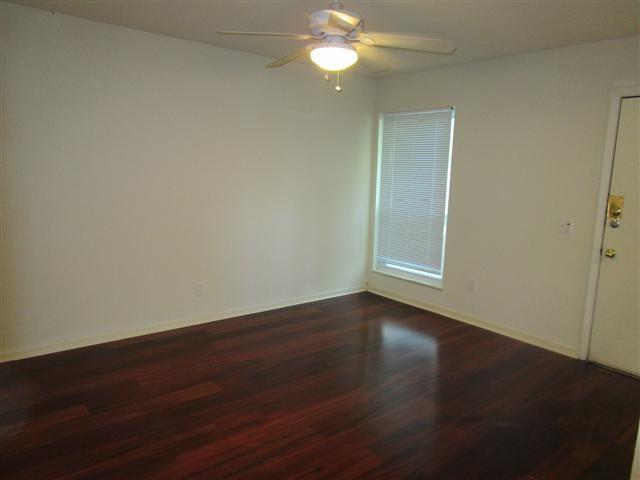 2703 Swisher St 109a Property Photo 8