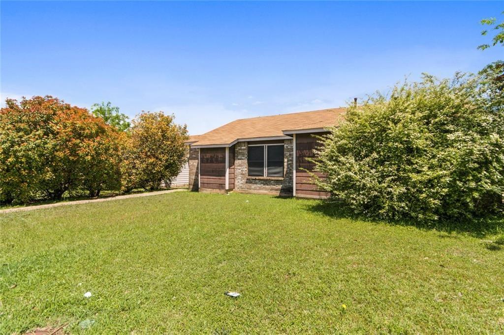 1222 Orchard Park Cir Property Photo 2