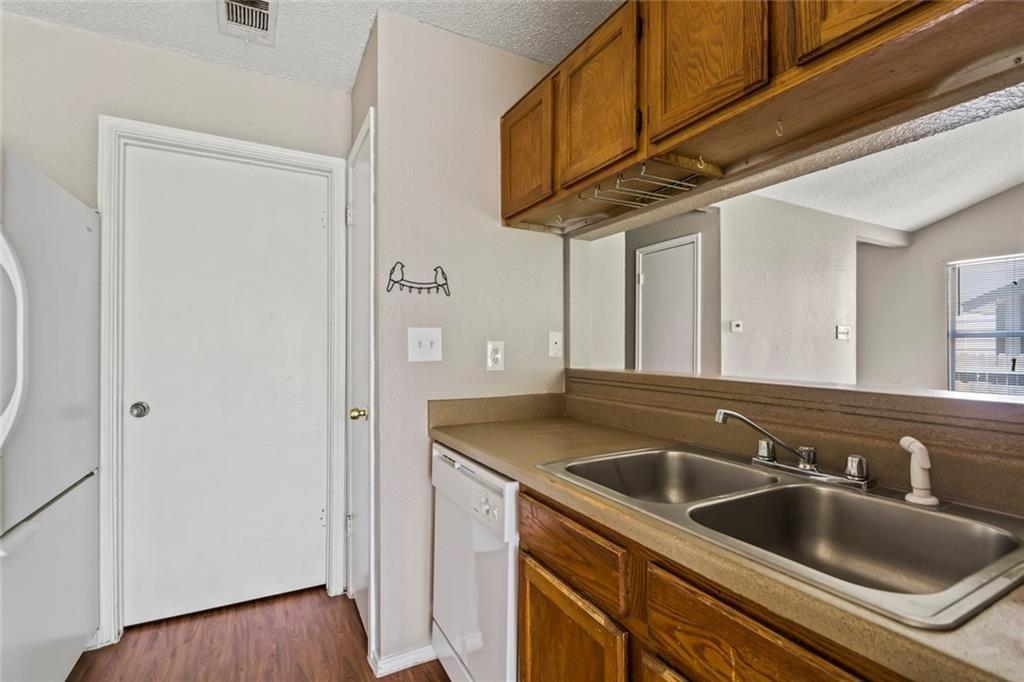 1222 Orchard Park Cir Property Photo 11