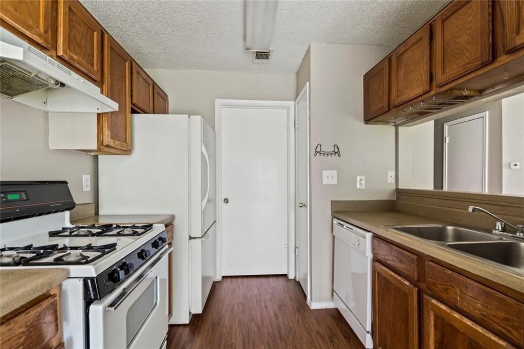 1222 Orchard Park Cir Property Photo 12