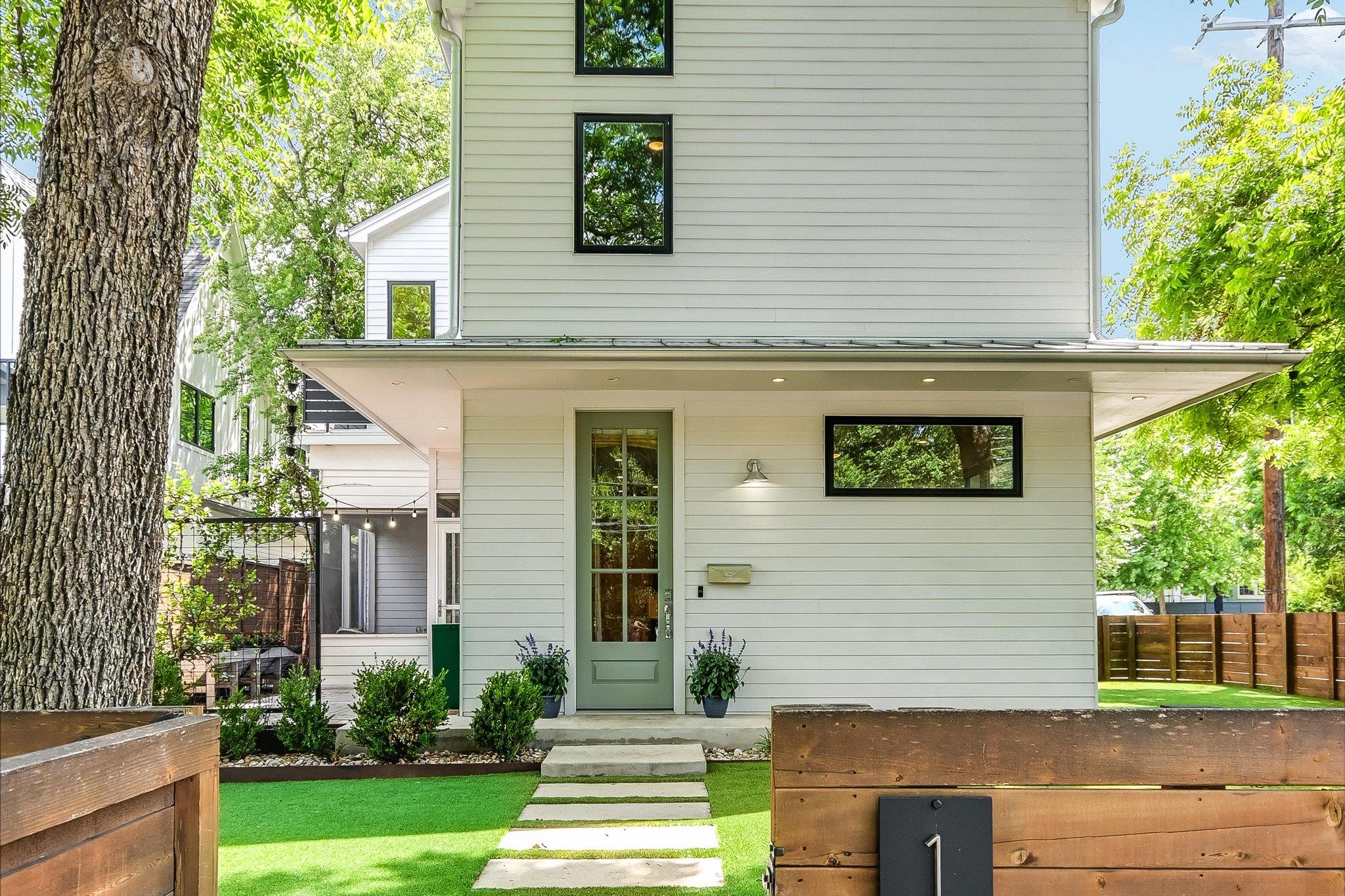 1605 Hether St Property Photo 3