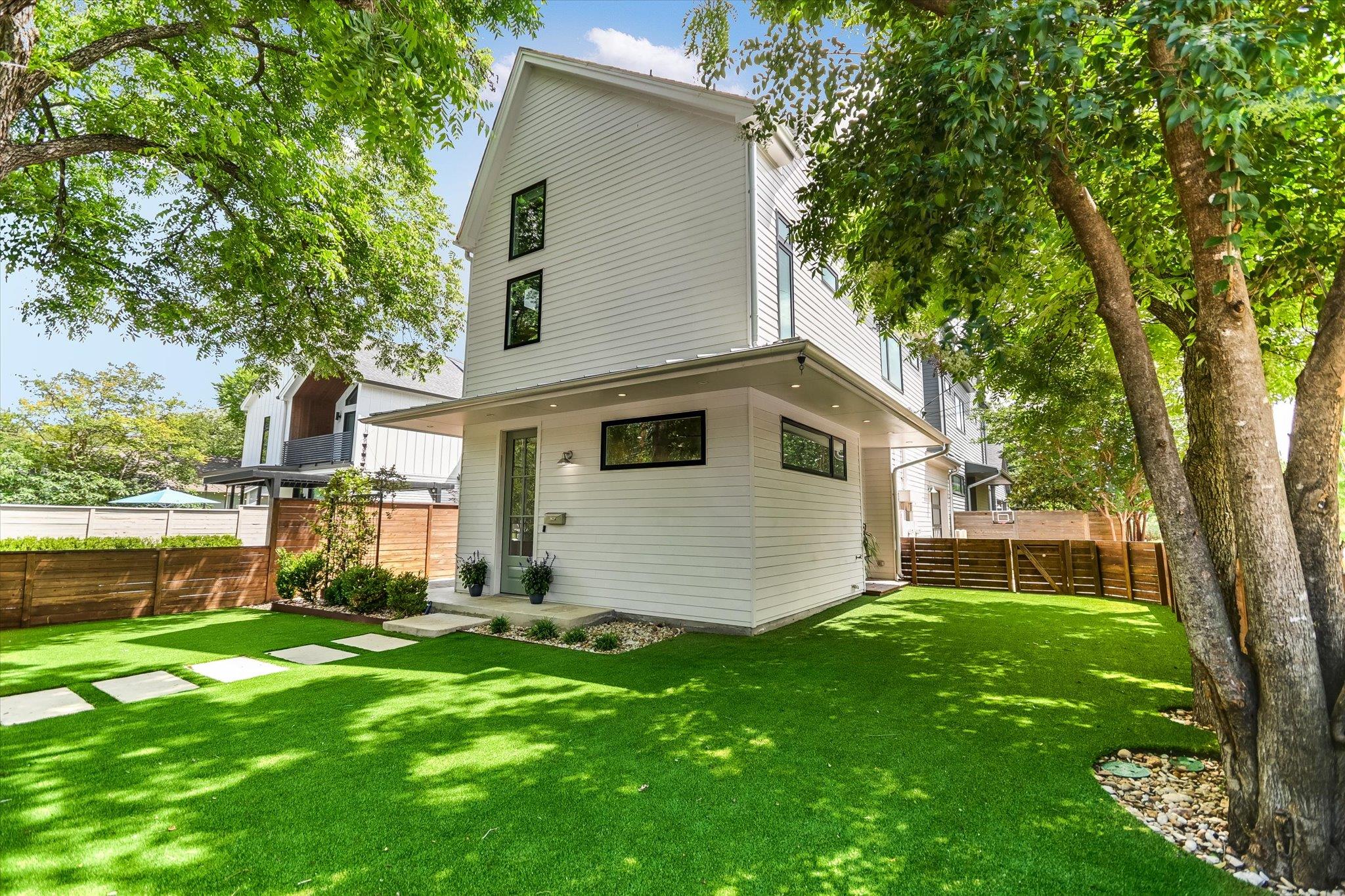 1605 Hether St Property Photo 4