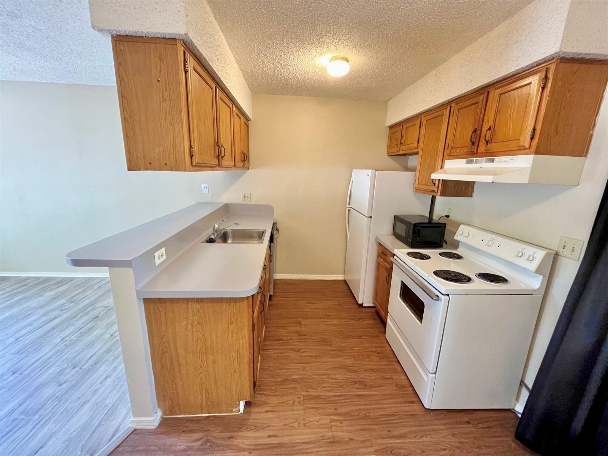 112 Hillside Cv #b Property Photo 6