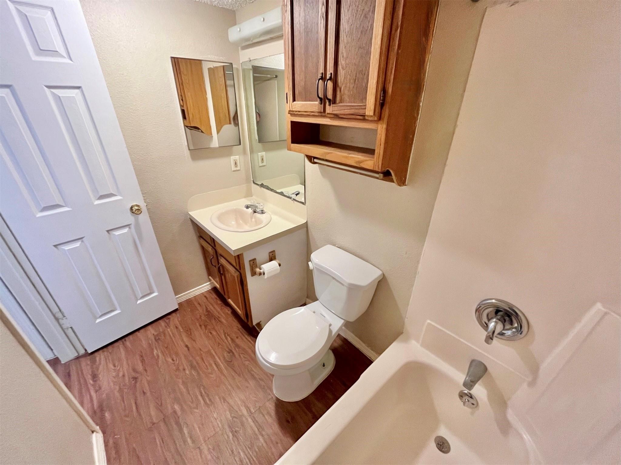112 Hillside Cv #b Property Photo 12