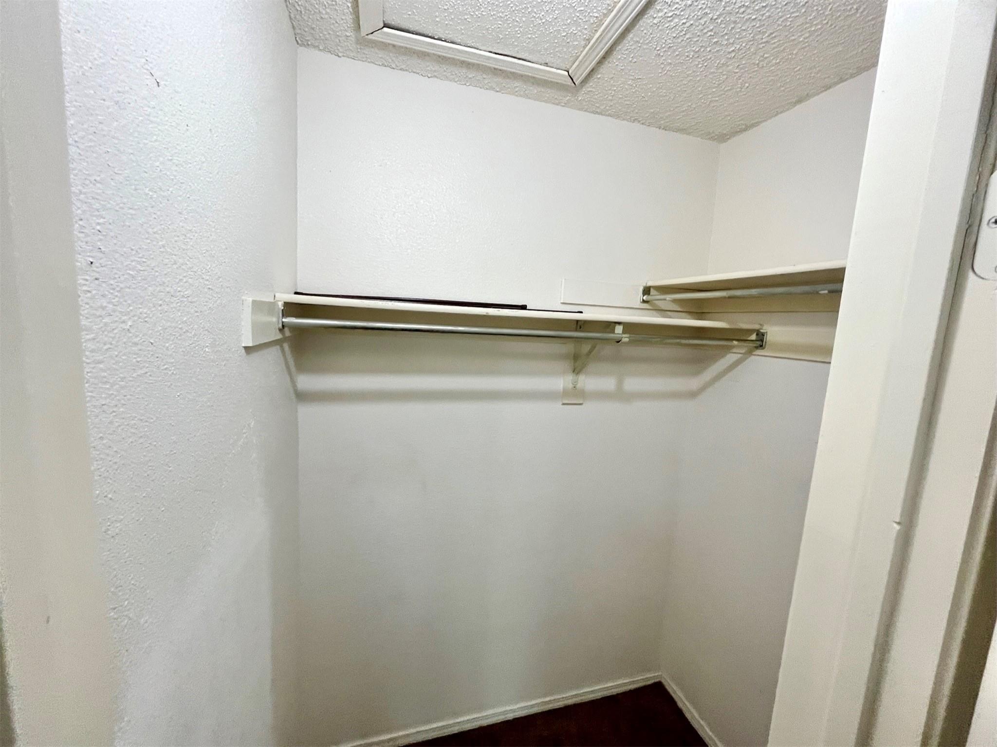 112 Hillside Cv #b Property Photo 16