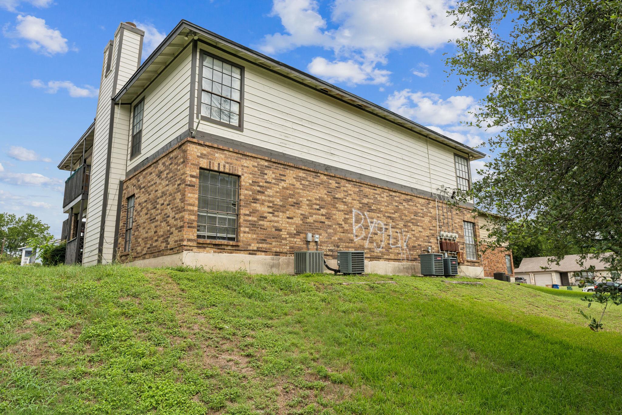 11303 Nicole Cv Property Photo 4