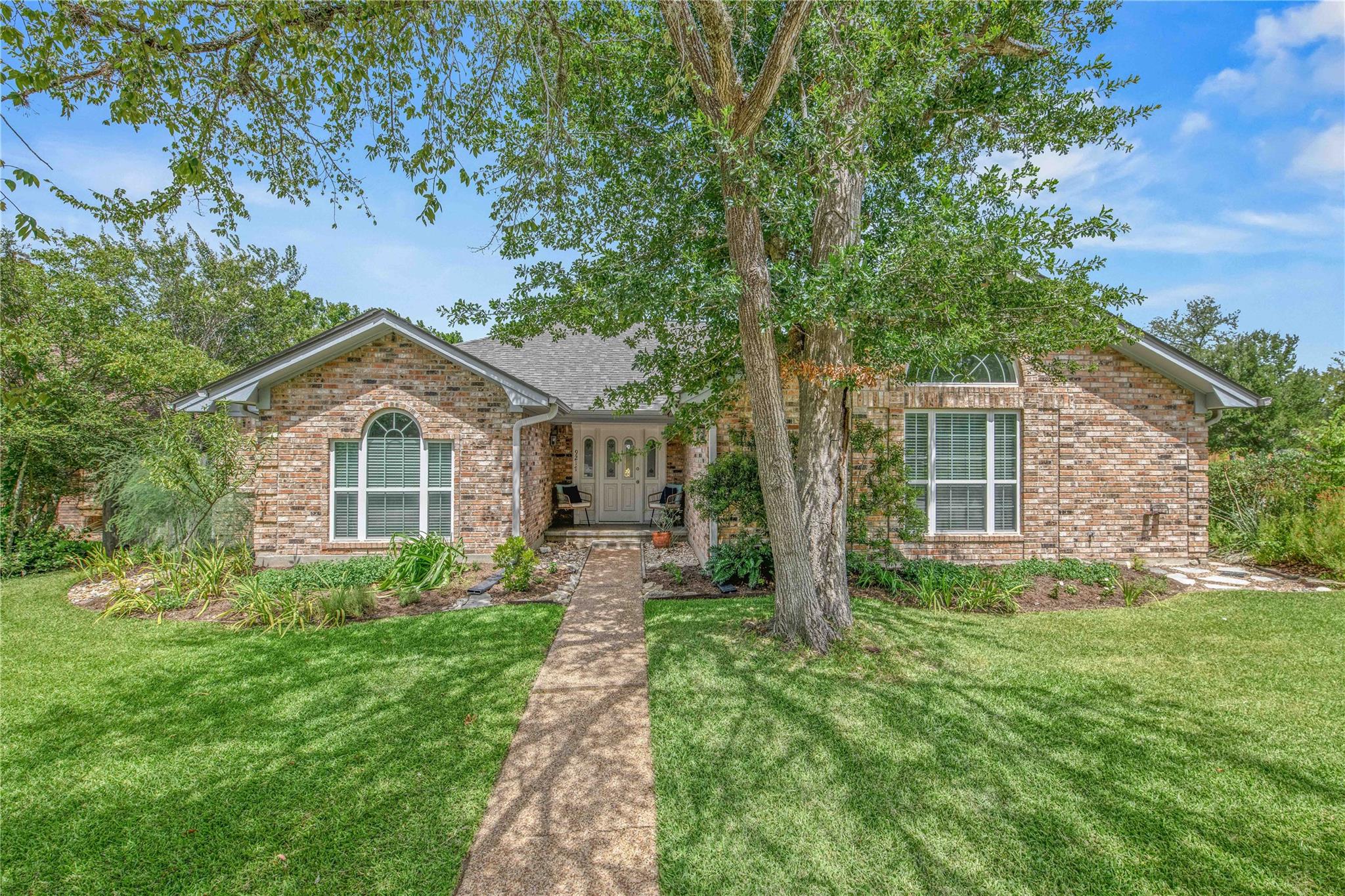 9217 Timber Knoll Dr Property Photo 1