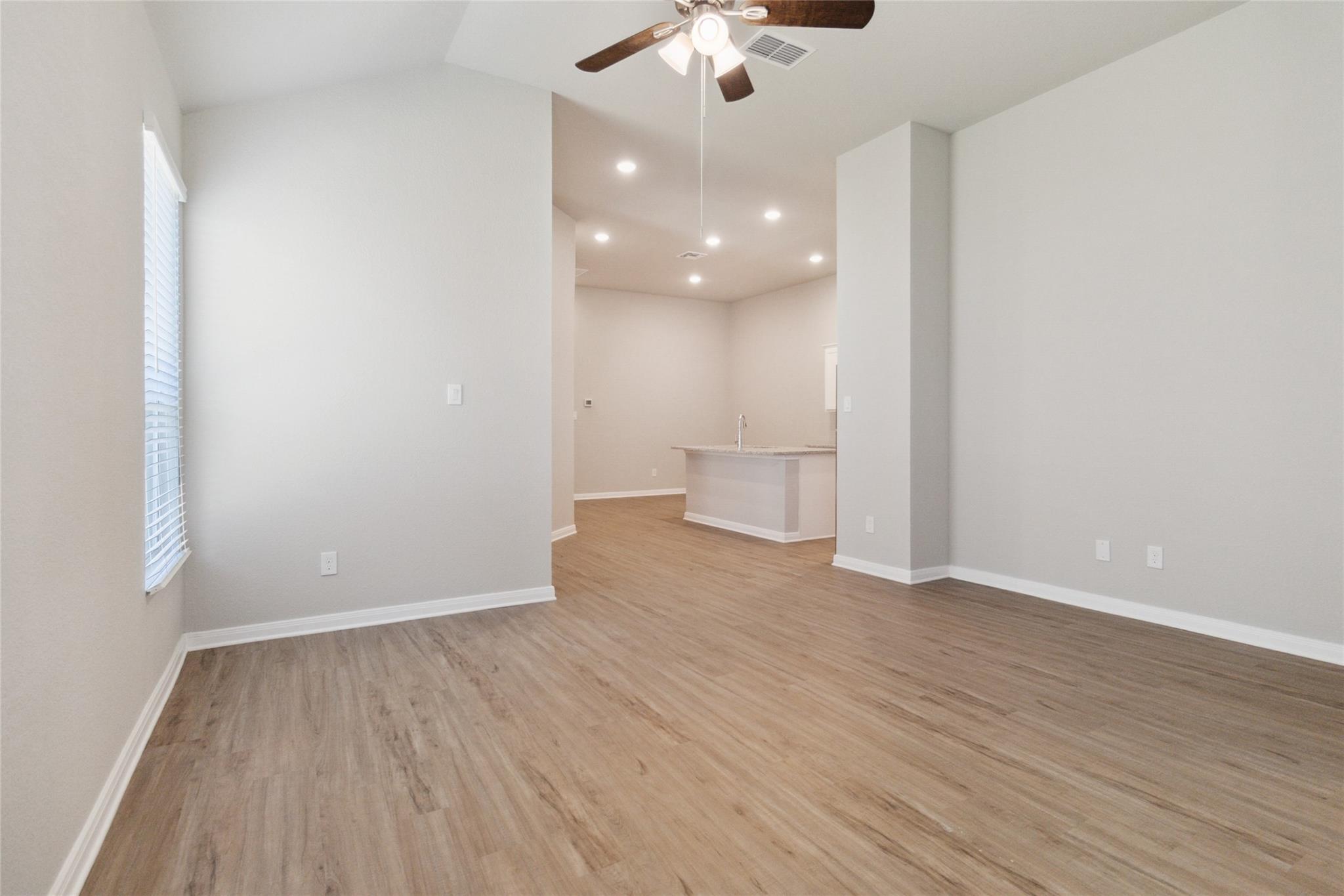 1008 Staglin St Property Photo 5
