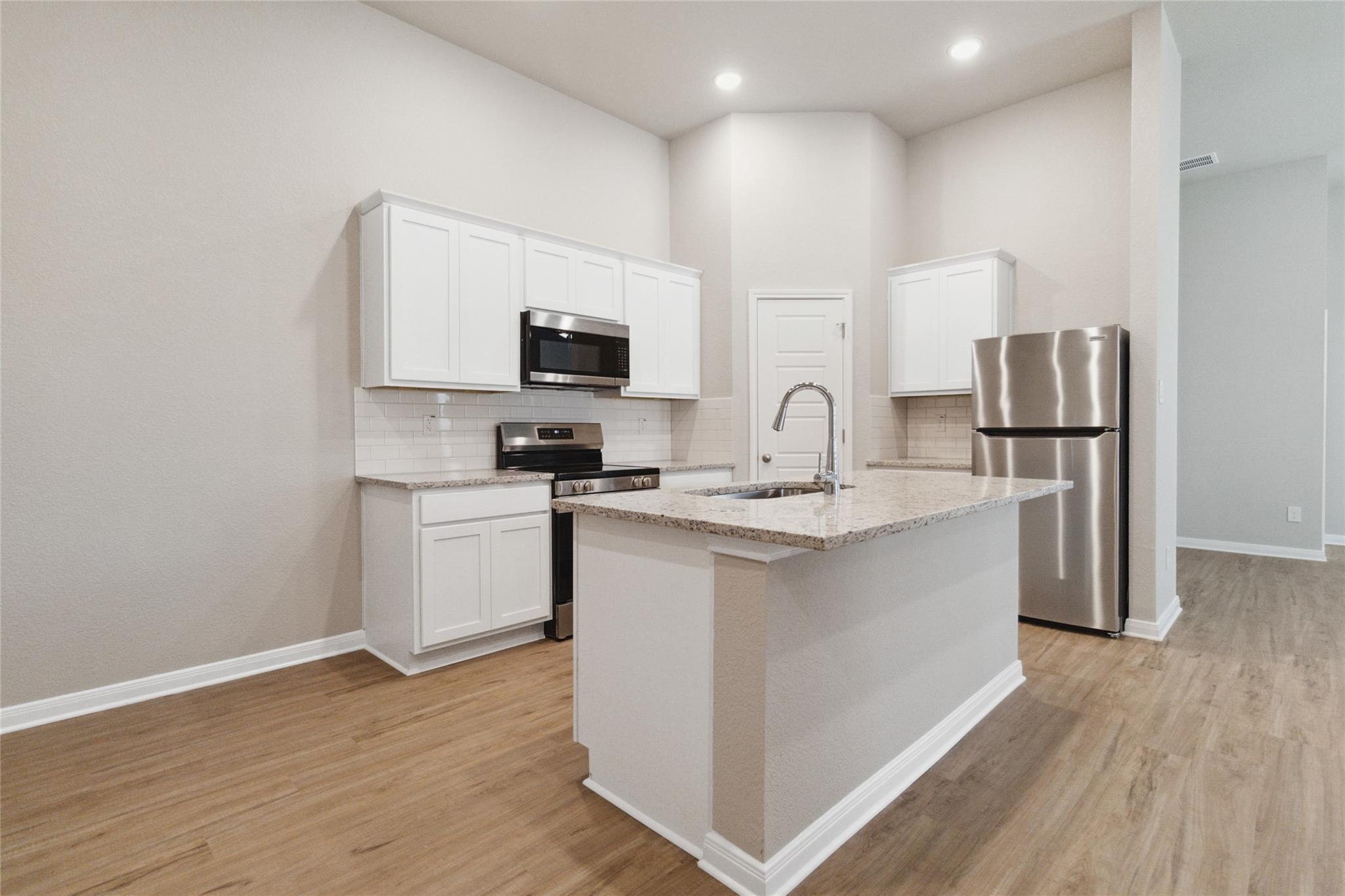 1008 Staglin St Property Photo 10