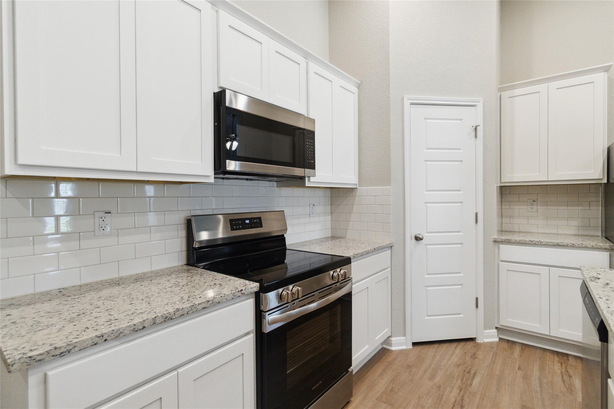 1008 Staglin St Property Photo 12