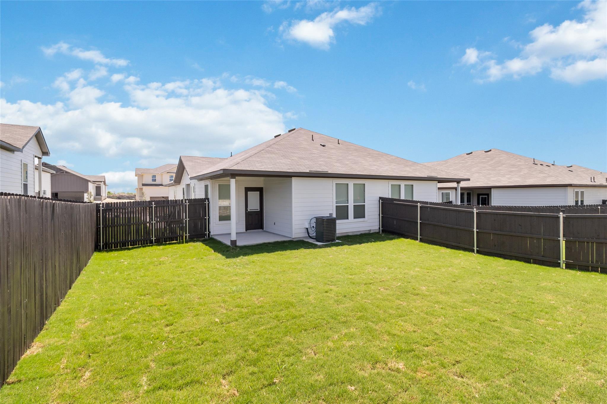1008 Staglin St Property Photo 26