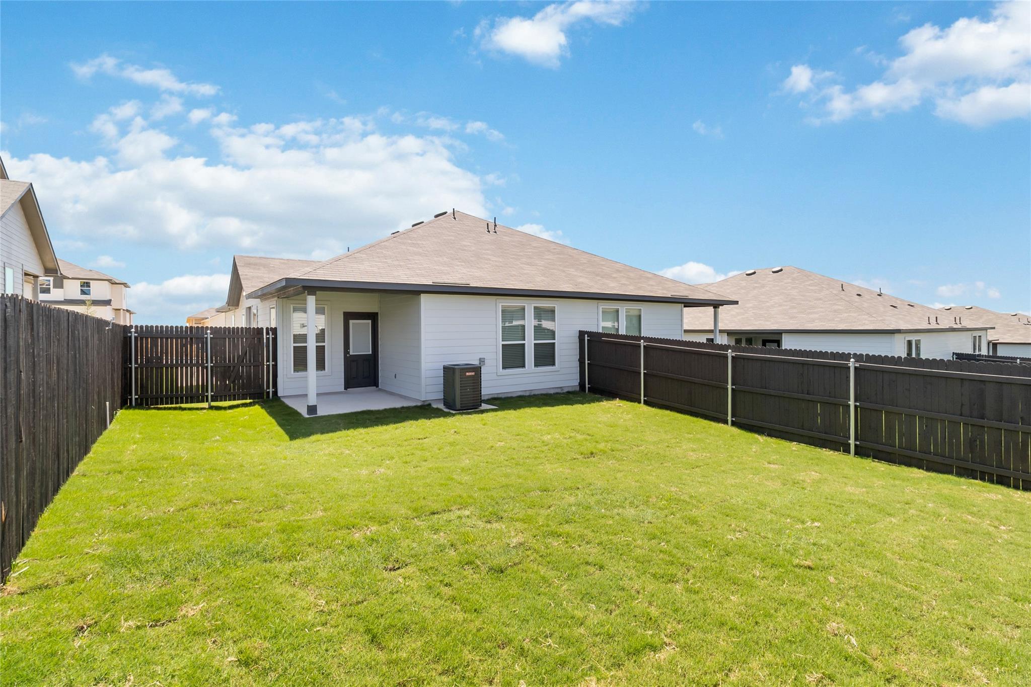 1008 Staglin St Property Photo 27