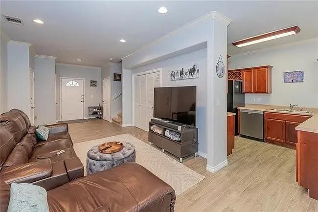 12250 Abbey Glen Ln #e Property Photo 4