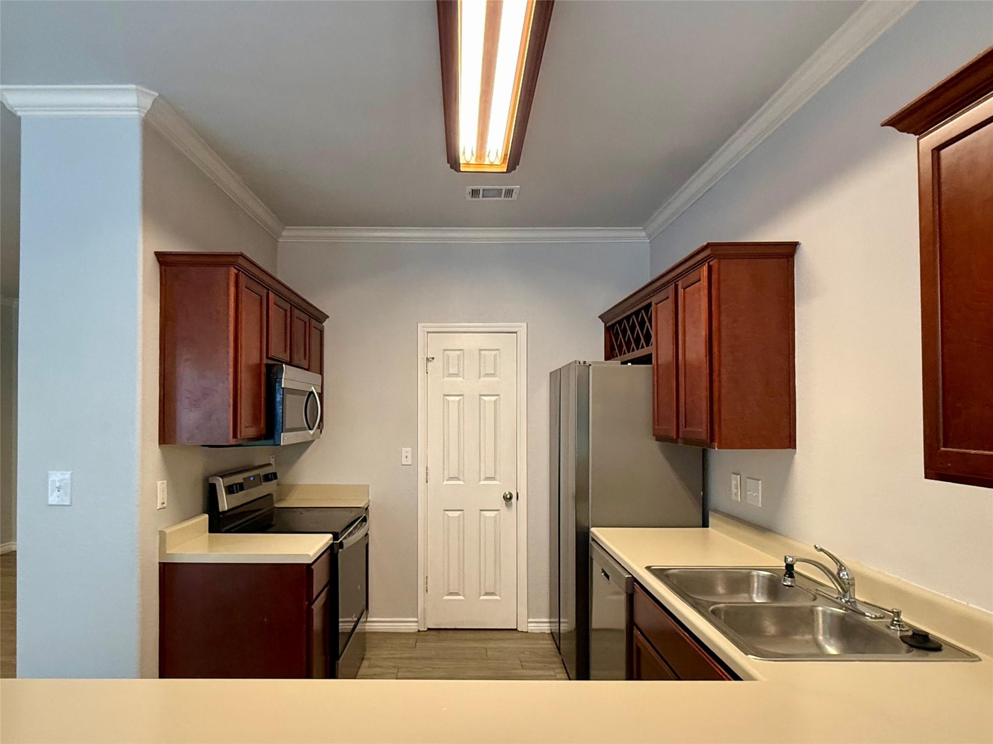 12250 Abbey Glen Ln #e Property Photo 9