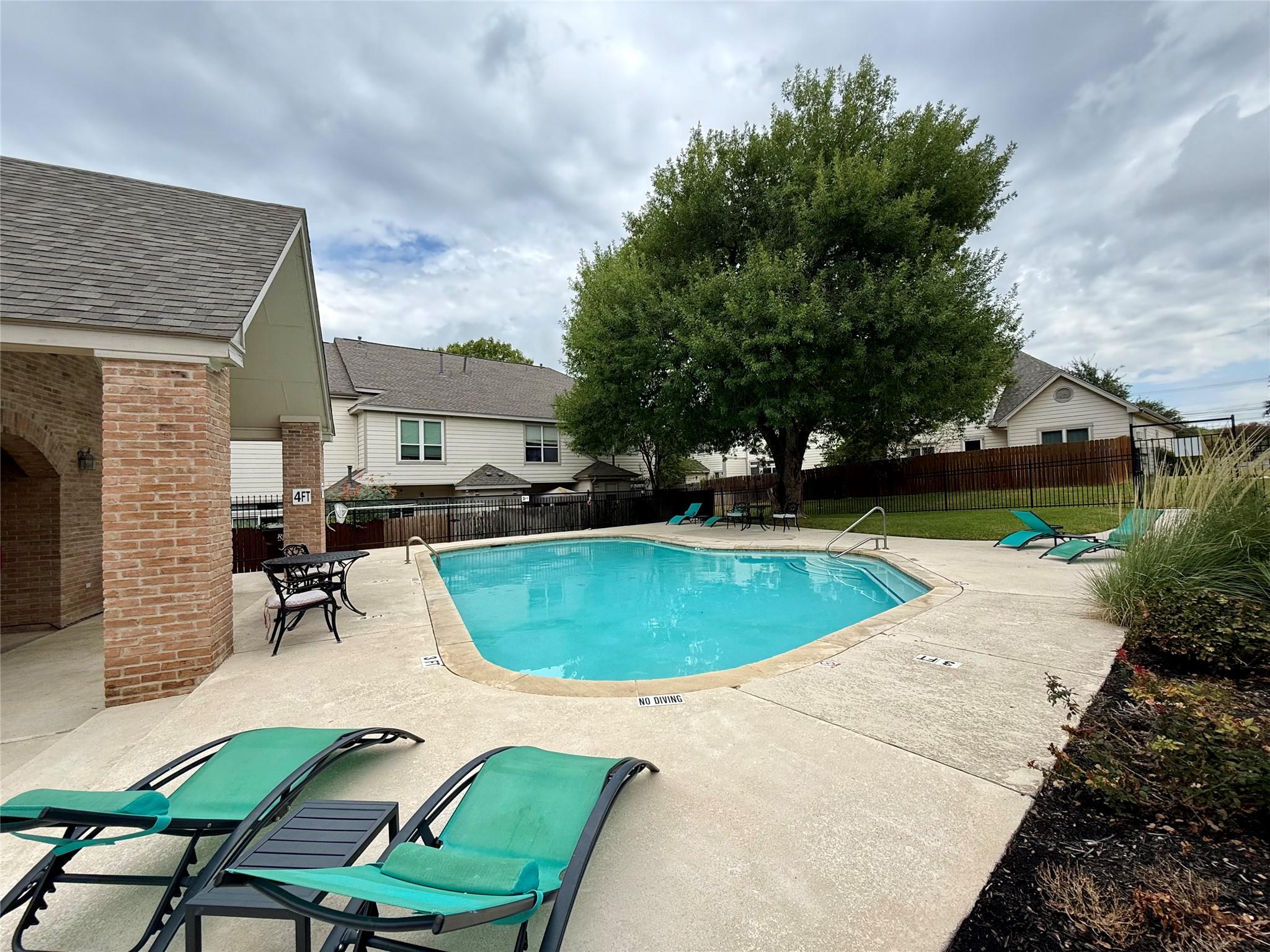 12250 Abbey Glen Ln #e Property Photo 18