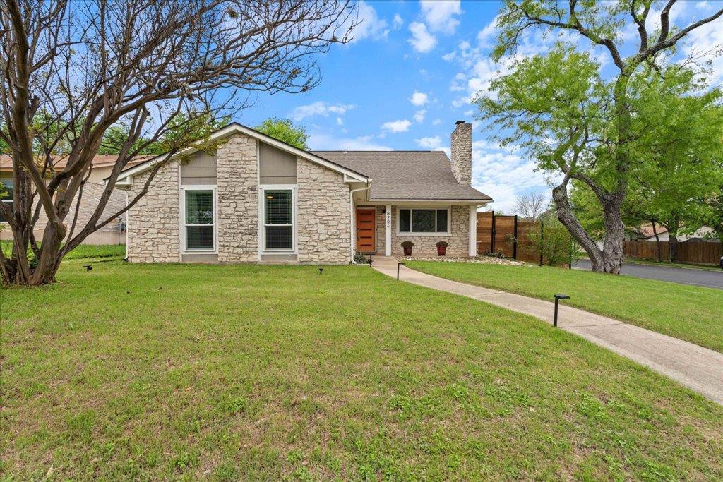 8204 Seminary Ridge Dr Property Photo 1