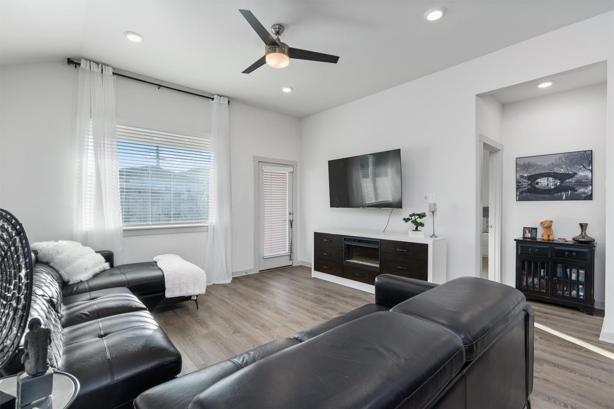 120 Scarborough Way Property Photo 1