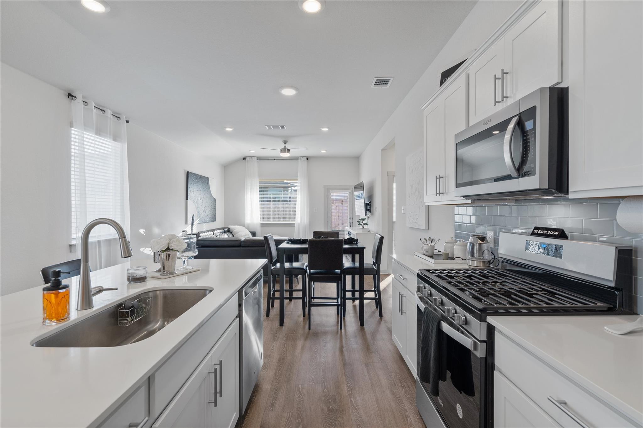 120 Scarborough Way Property Photo 8
