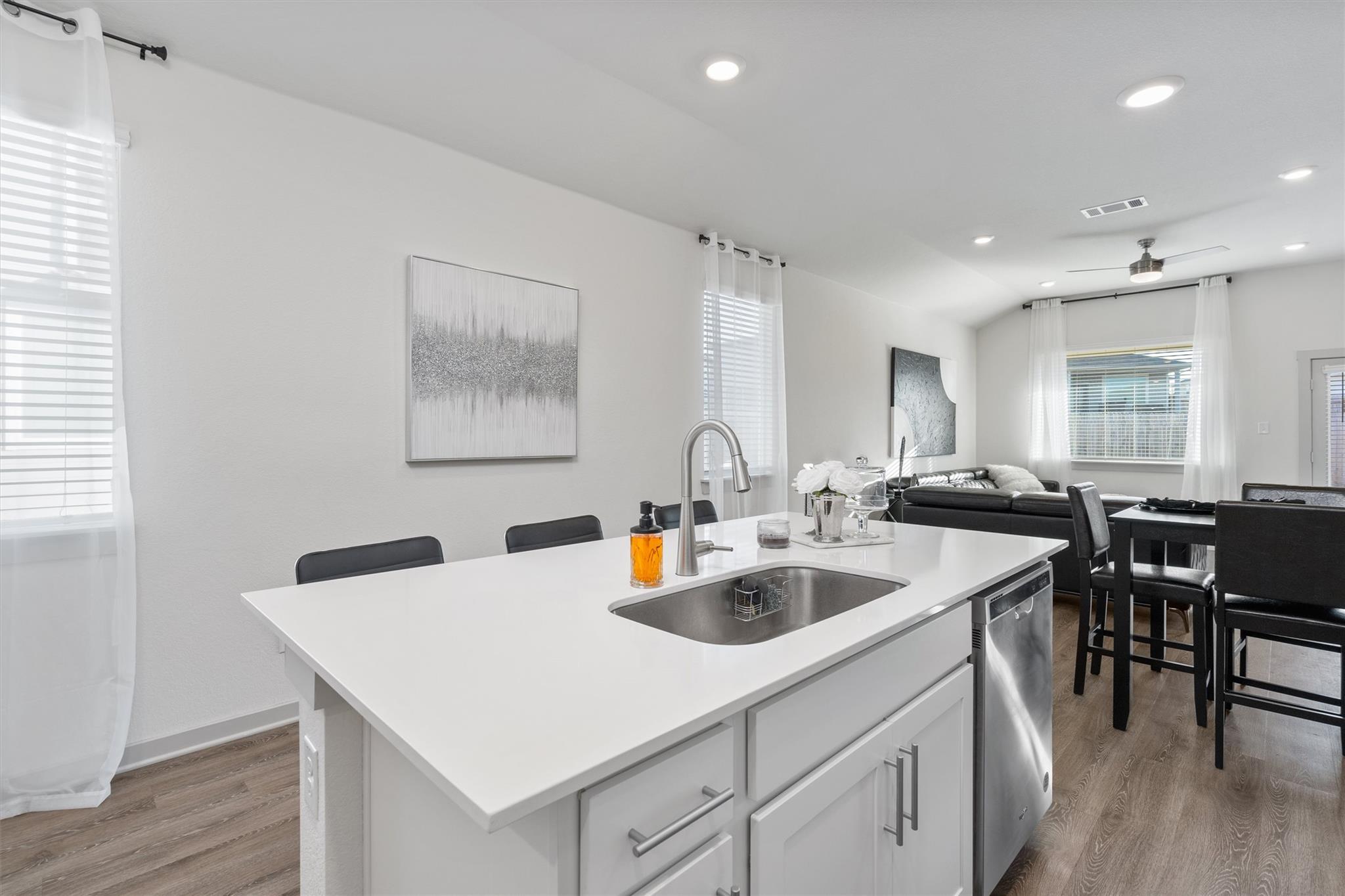 120 Scarborough Way Property Photo 10