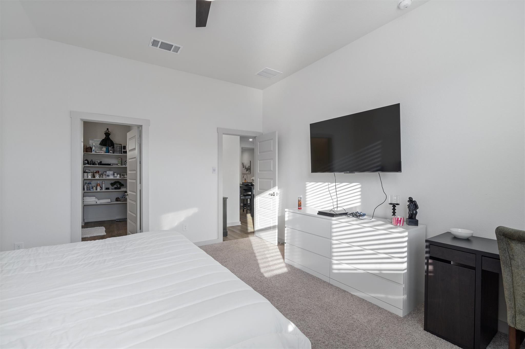 120 Scarborough Way Property Photo 12