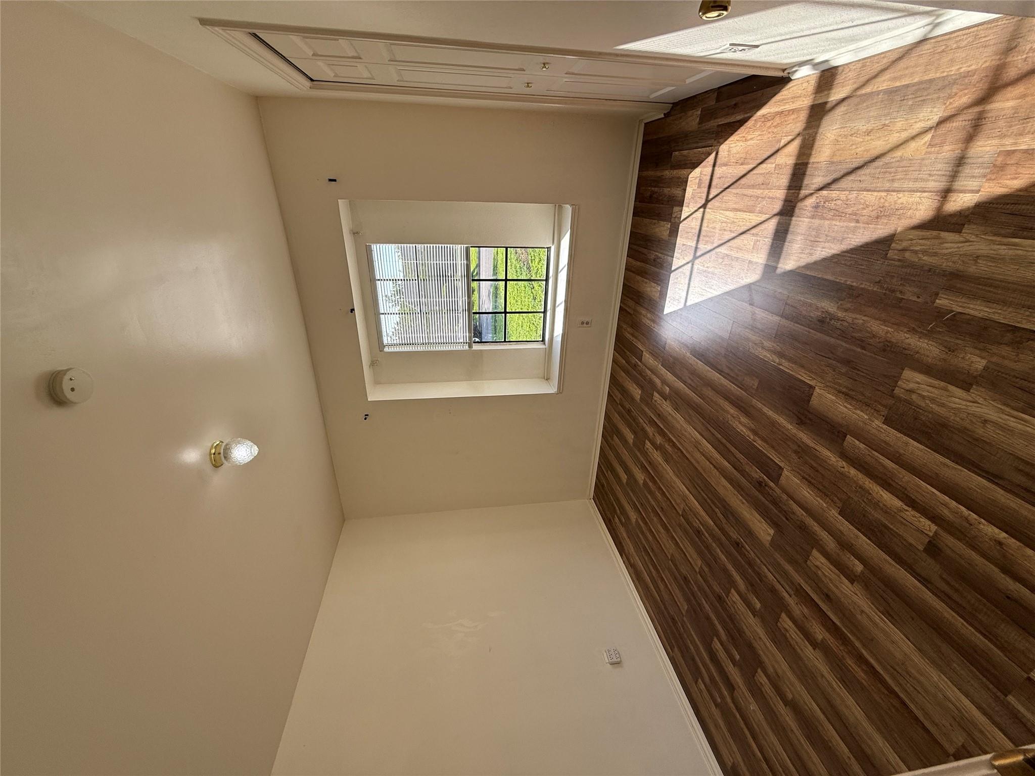 16307 Framingham Cir Property Photo 8