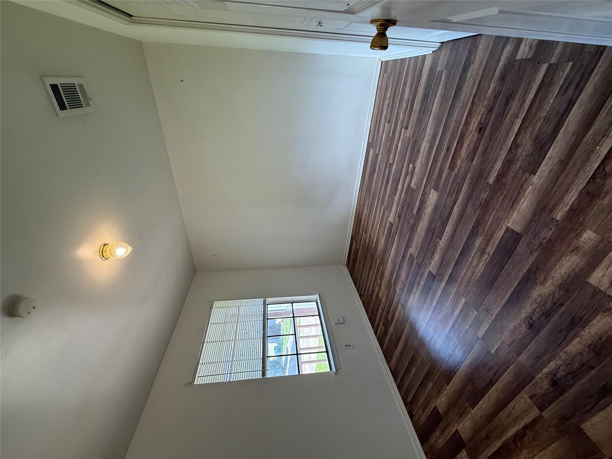 16307 Framingham Cir Property Photo 9