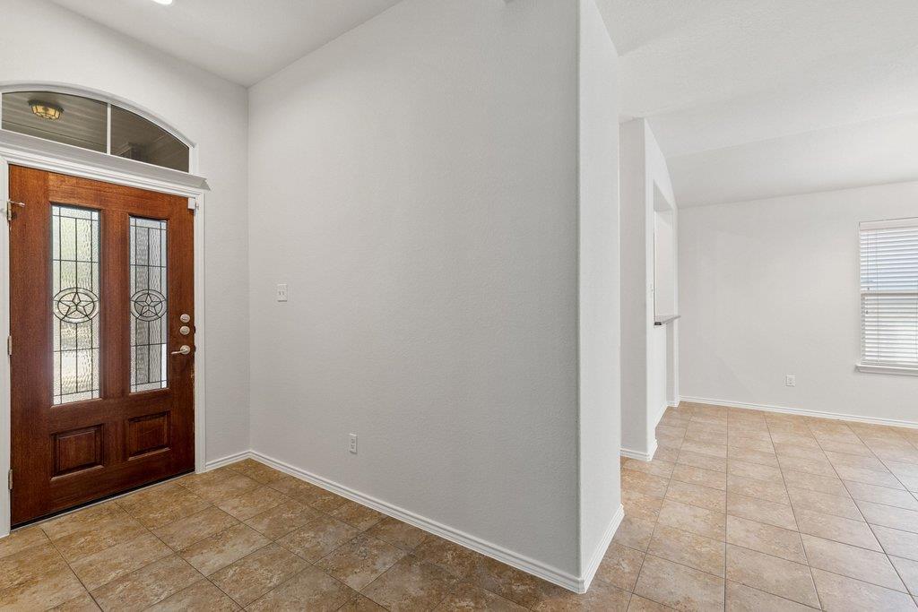 2212 Christoff Loop Property Photo 3