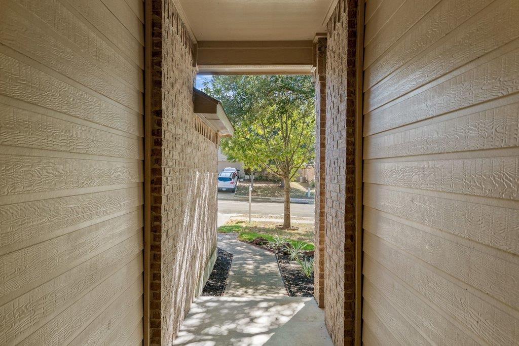 2212 Christoff Loop Property Photo 4