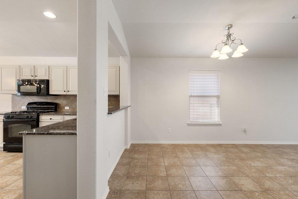 2212 Christoff Loop Property Photo 6