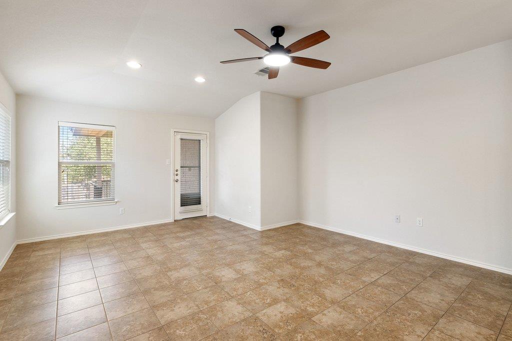 2212 Christoff Loop Property Photo 10