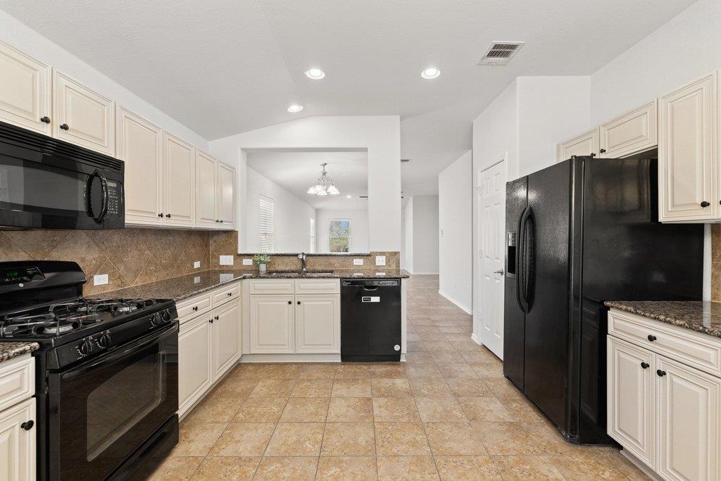 2212 Christoff Loop Property Photo 20