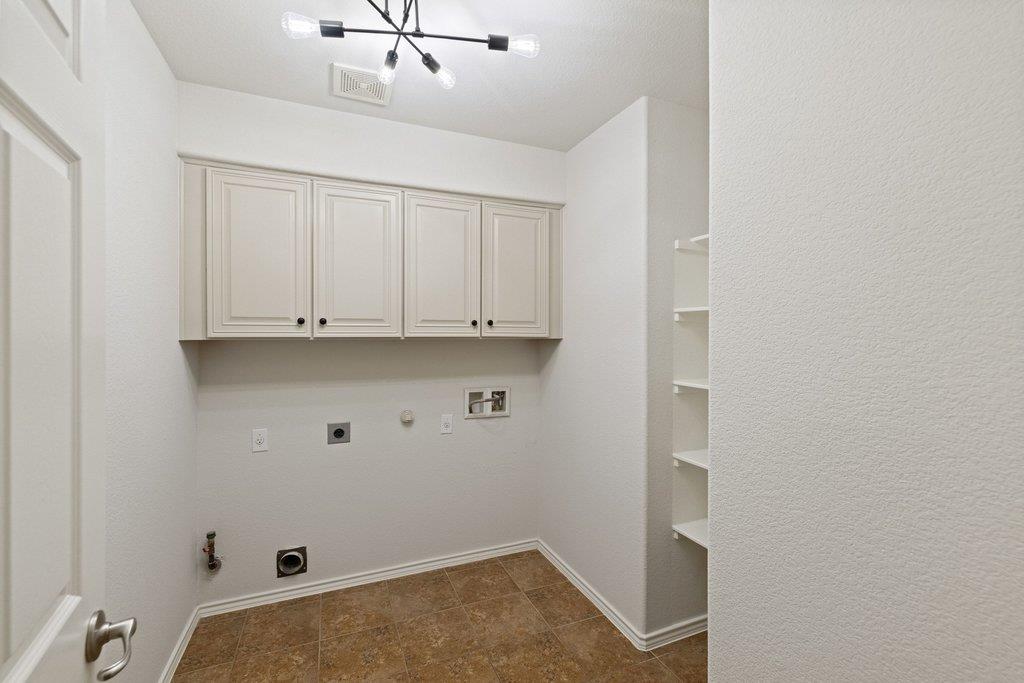 2212 Christoff Loop Property Photo 23