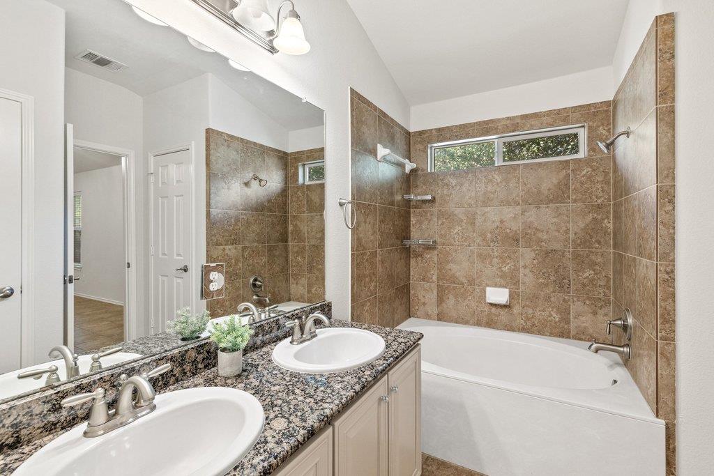 2212 Christoff Loop Property Photo 29