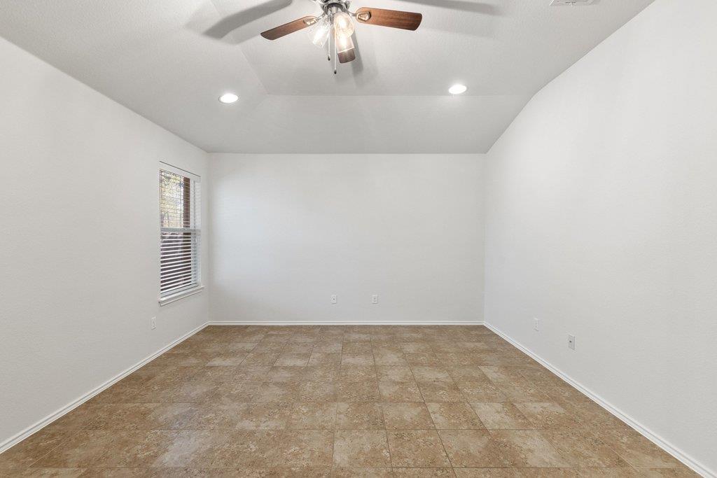 2212 Christoff Loop Property Photo 33