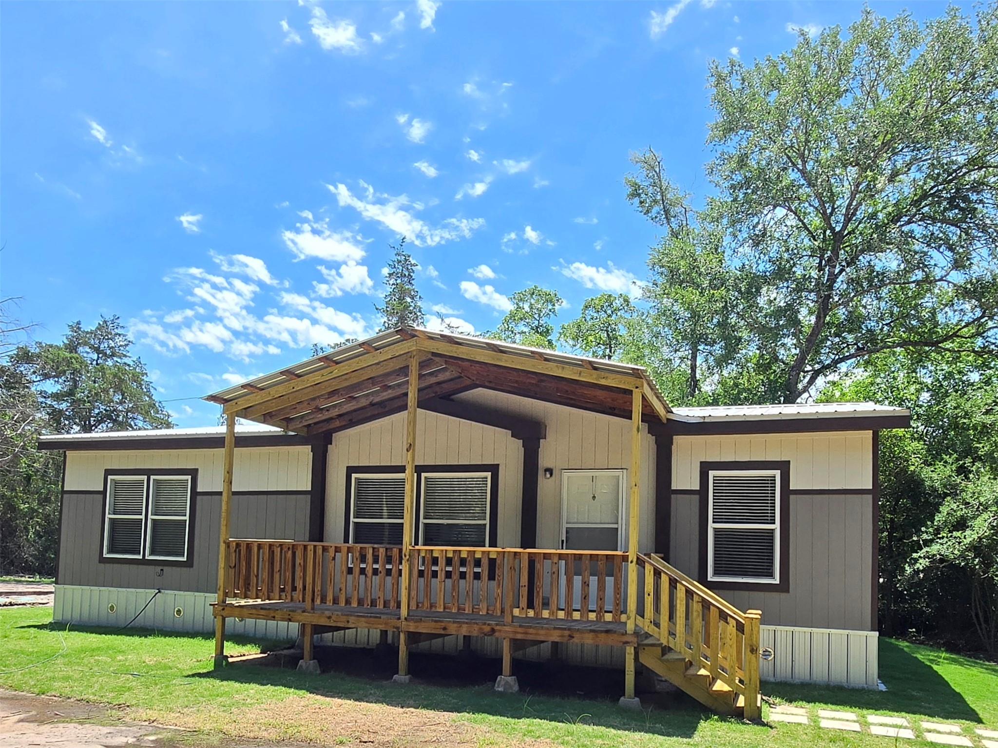 1555 Hwy 90 Property Photo