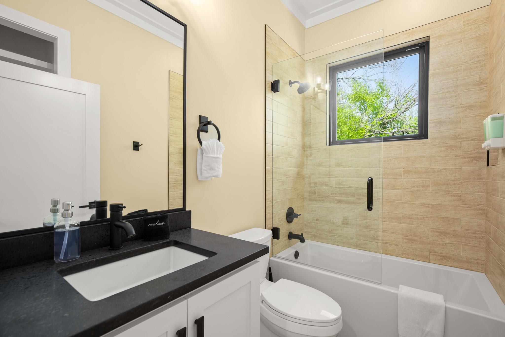 1405 Parkinson Dr Property Photo 35