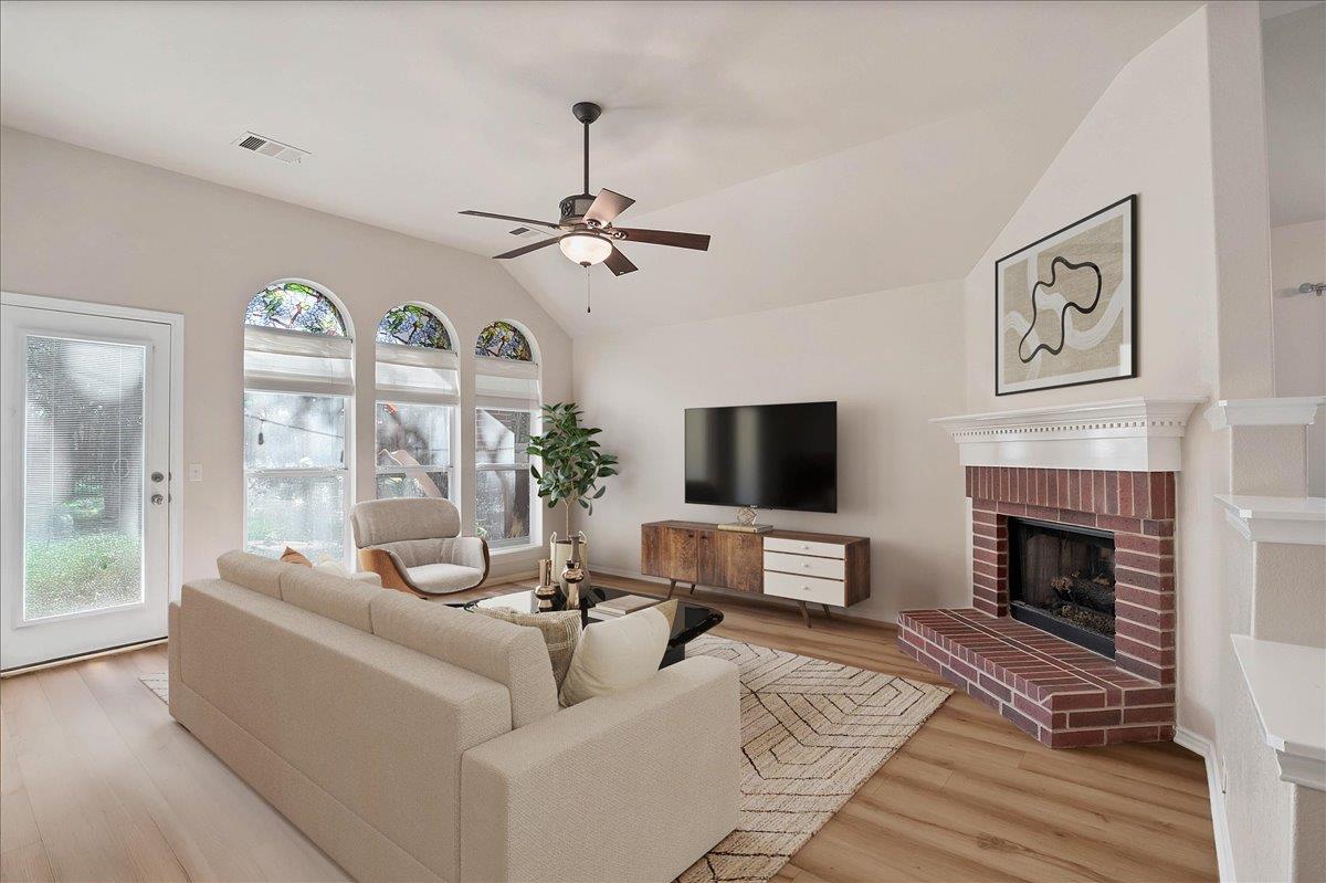 409 Carismatic Ln Property Photo 4