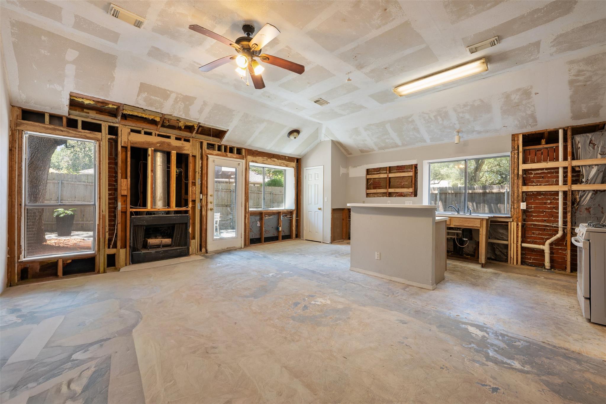 3005 Shoot Out Ct Property Photo 6