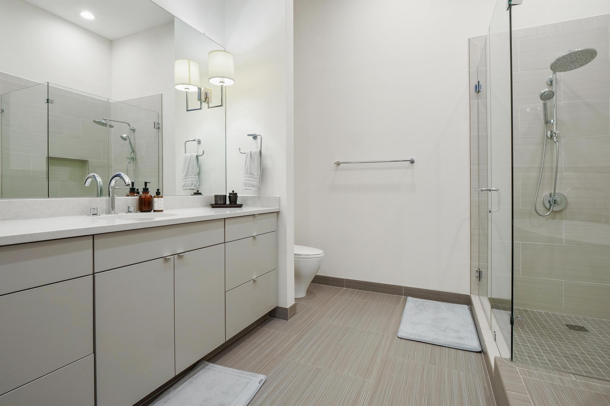 555 E 5th St #3022 Property Photo 28