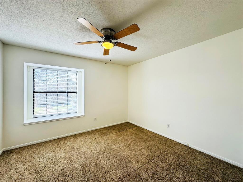306 Applewood Dr Property Photo 13