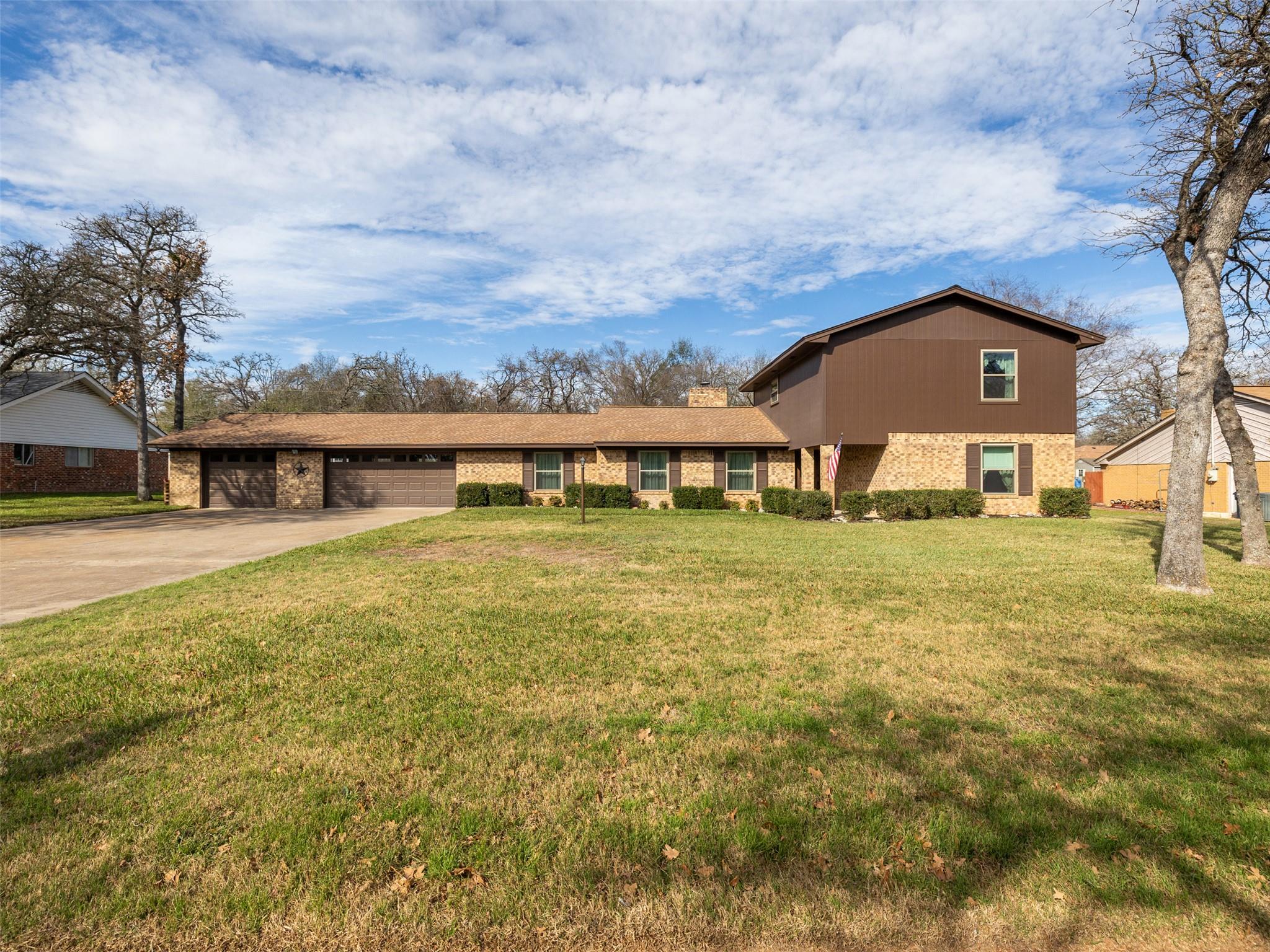 1704 Yokley Rd Property Photo 1