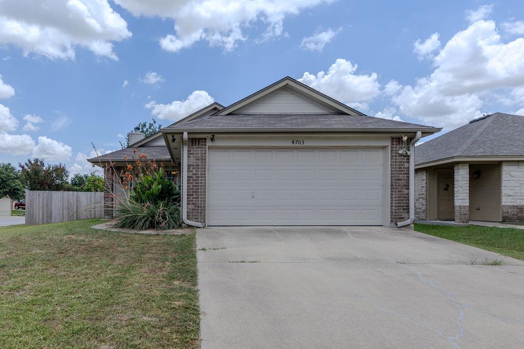4703 Stonehaven Dr Property Photo 2