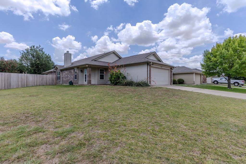 4703 Stonehaven Dr Property Photo 3