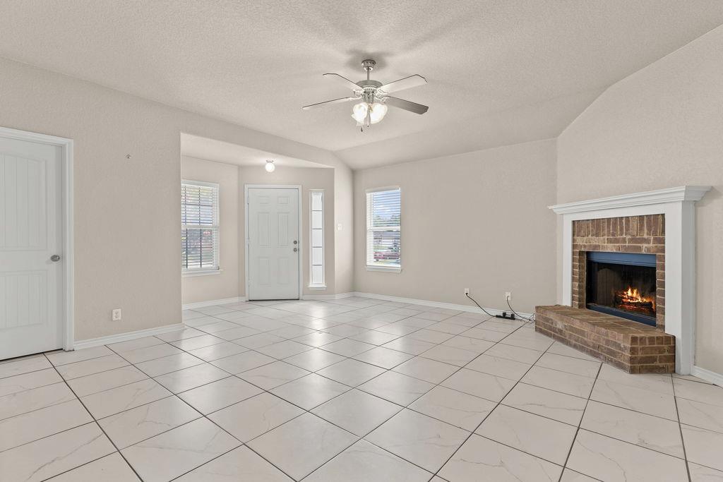 4703 Stonehaven Dr Property Photo 4