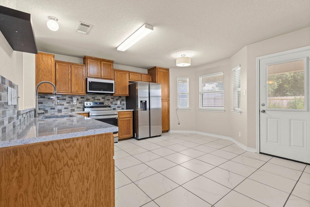 4703 Stonehaven Dr Property Photo 6