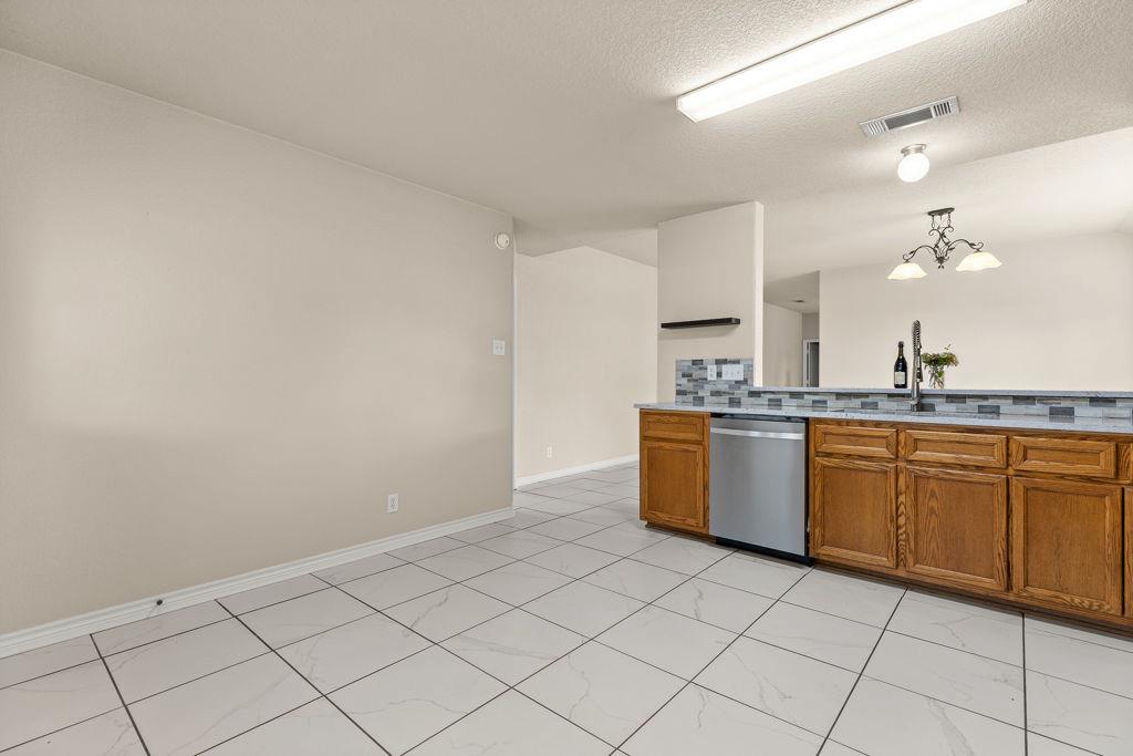 4703 Stonehaven Dr Property Photo 9